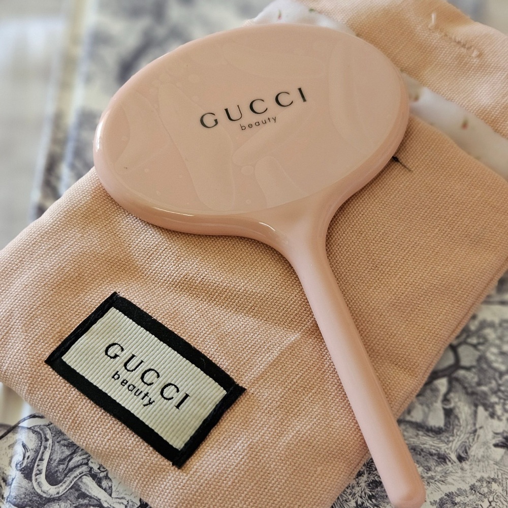 Over 50% off!! Gucci Mirror GWP NEW